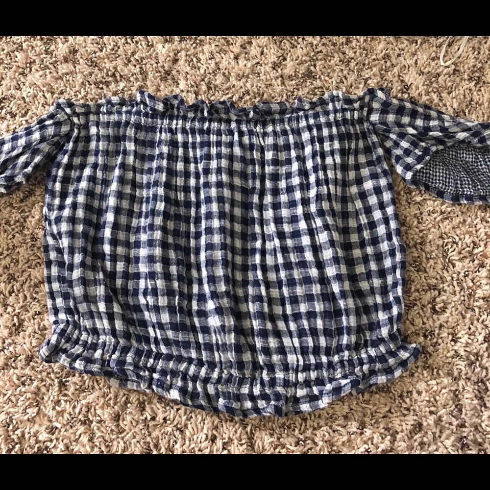 Off shoulder shirt